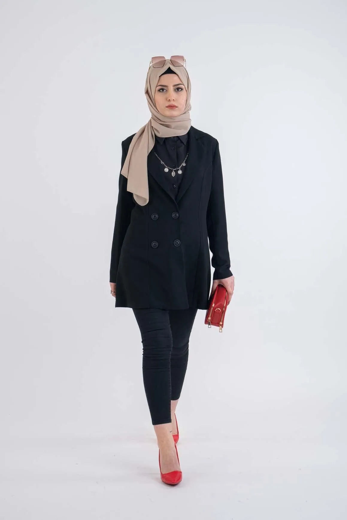 Aiden Black jacket outfits casual Hijab