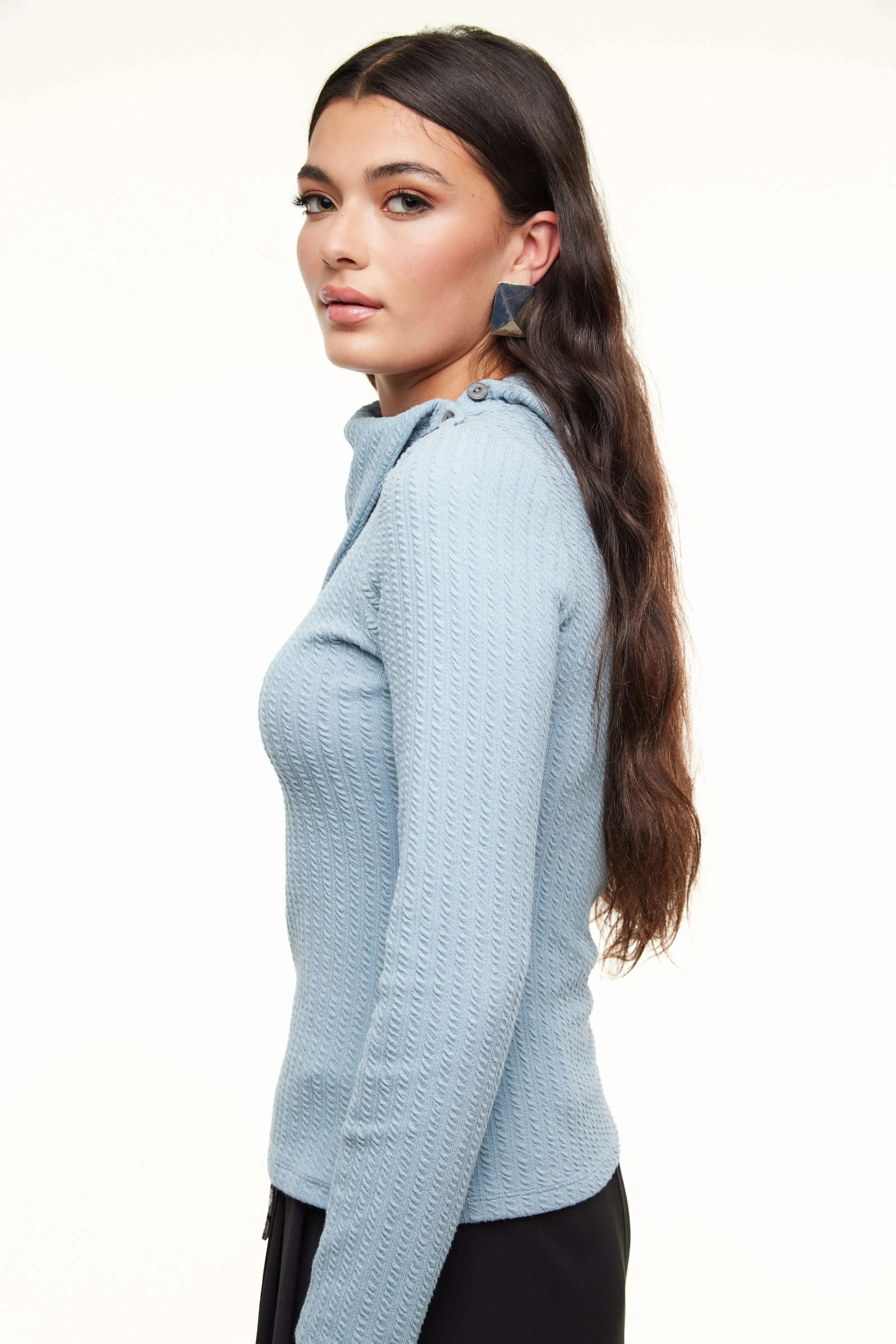 ASYMMETRICAL CABLE TURTLENECK