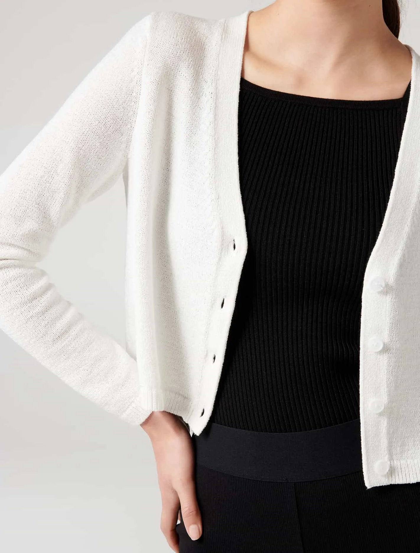 Beck V Neck Crop Knit Cardigan