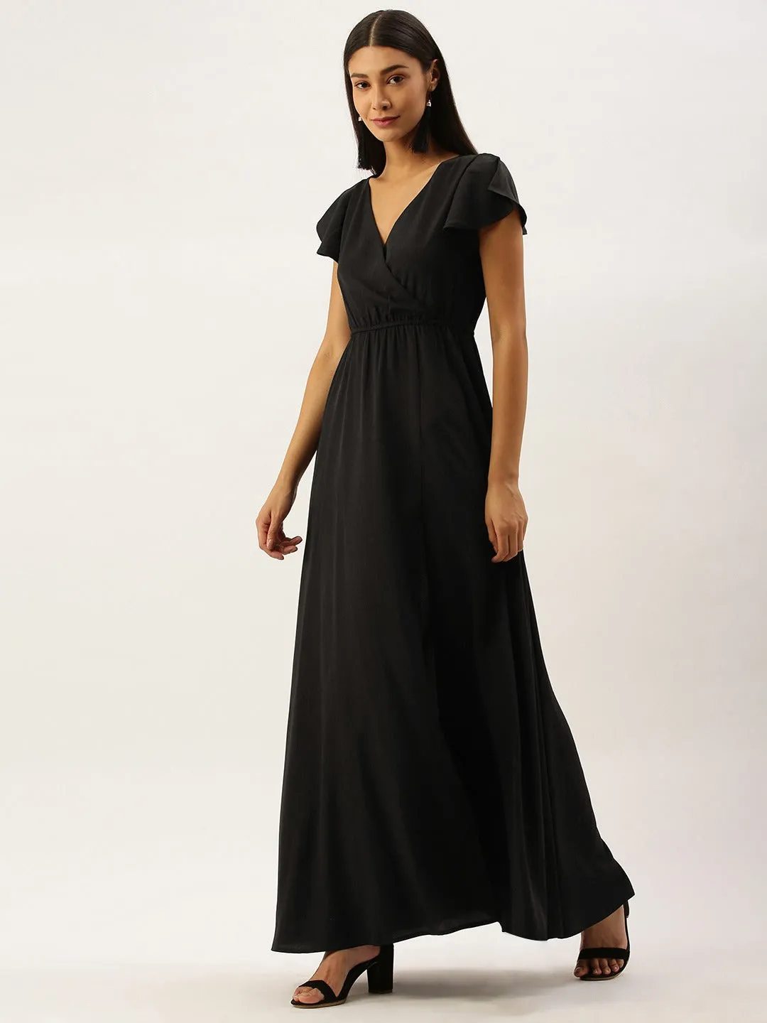 Berrylush Women Solid Black V-Neckline Maxi Dress