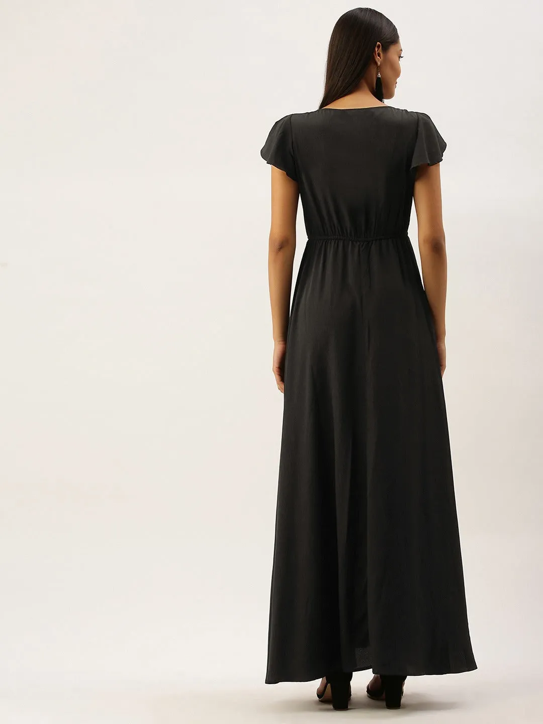 Berrylush Women Solid Black V-Neckline Maxi Dress