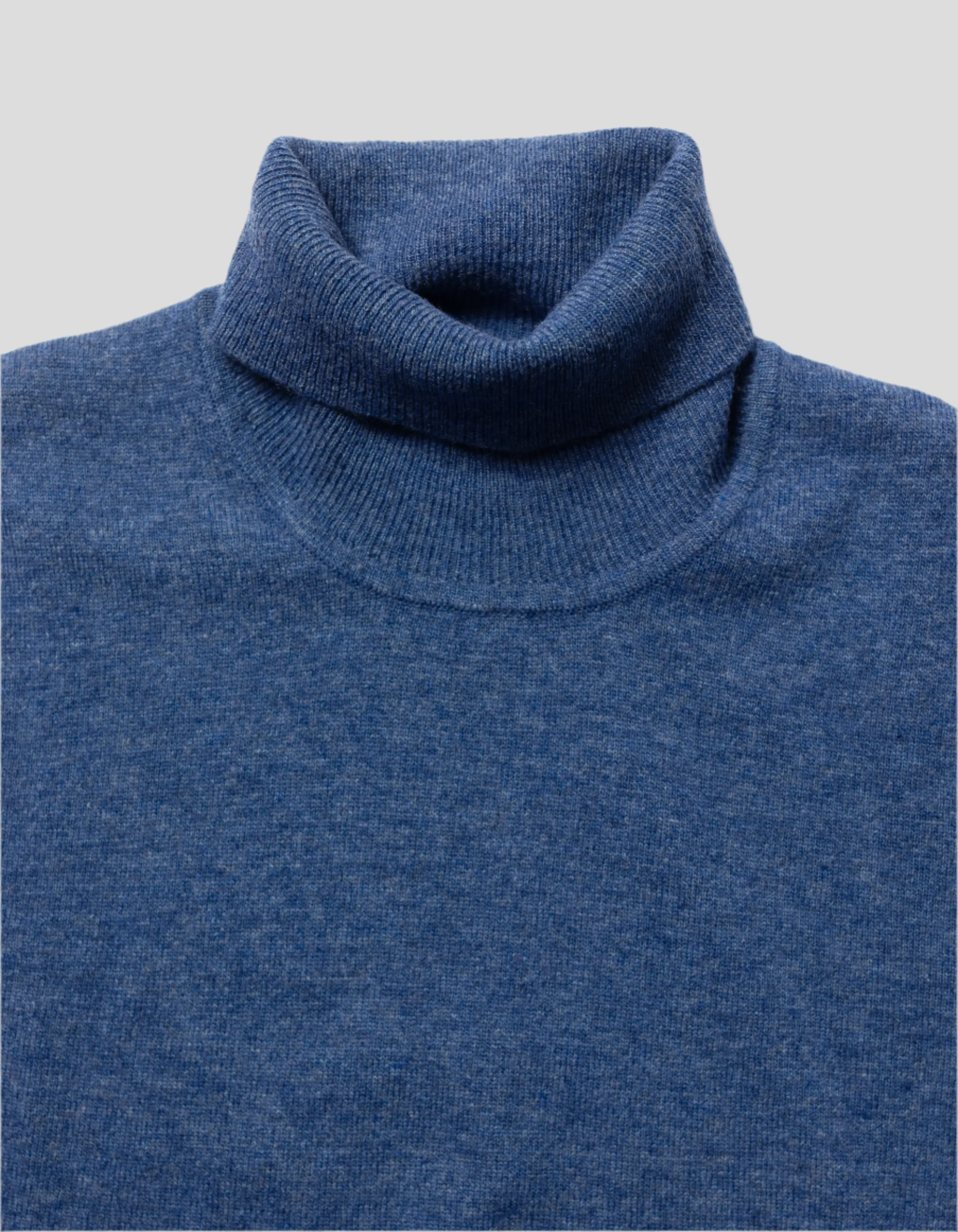 BLUE LAMBSWOOL TURTLENECK SWEATER