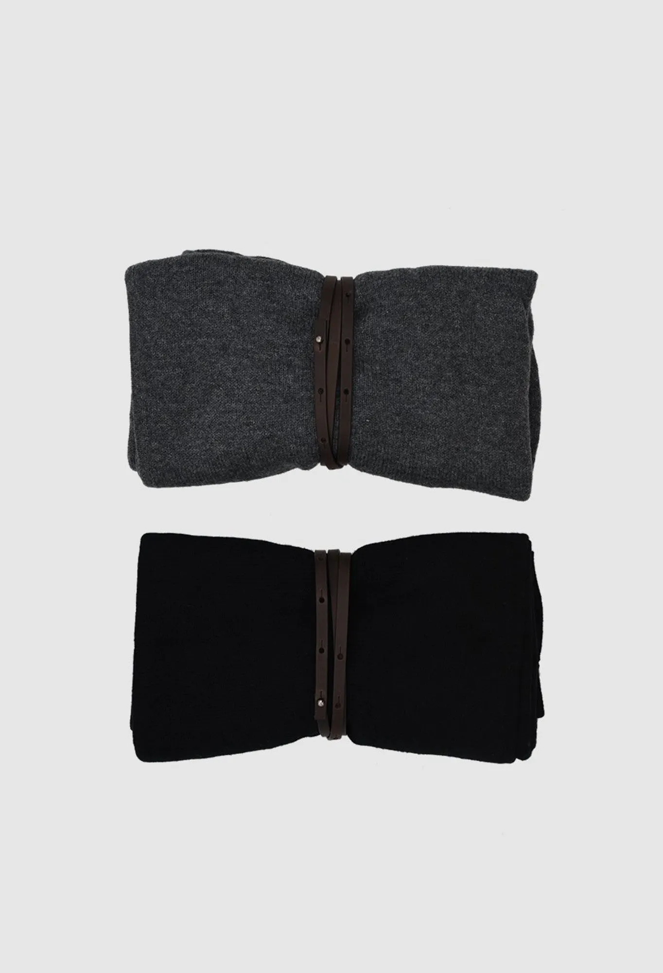 CASHMERE TRAVEL BLANKET by OYUNA in Black