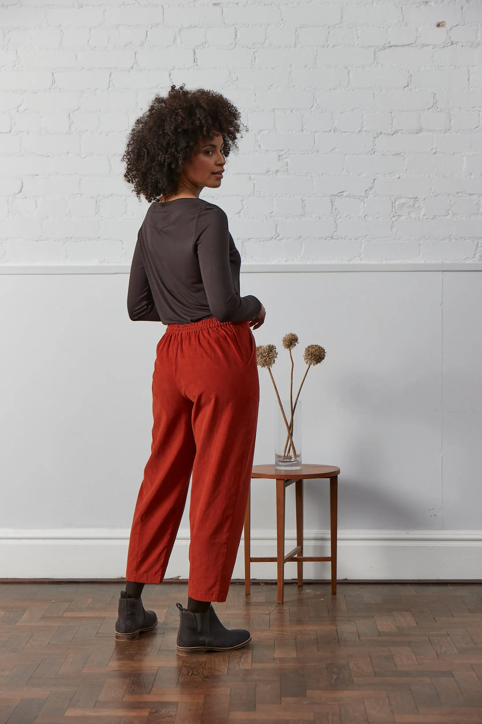 Curved-leg Trousers