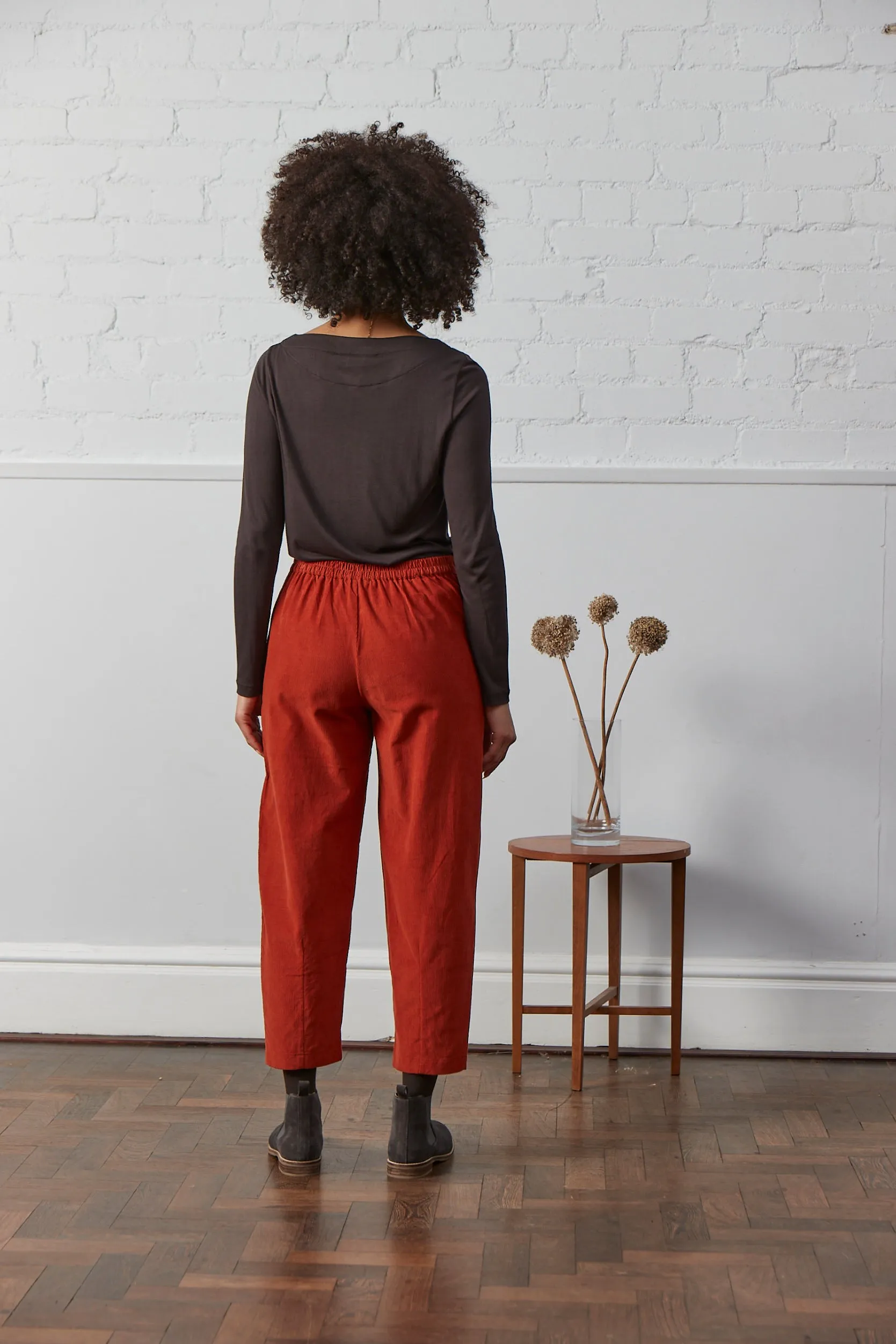 Curved-leg Trousers