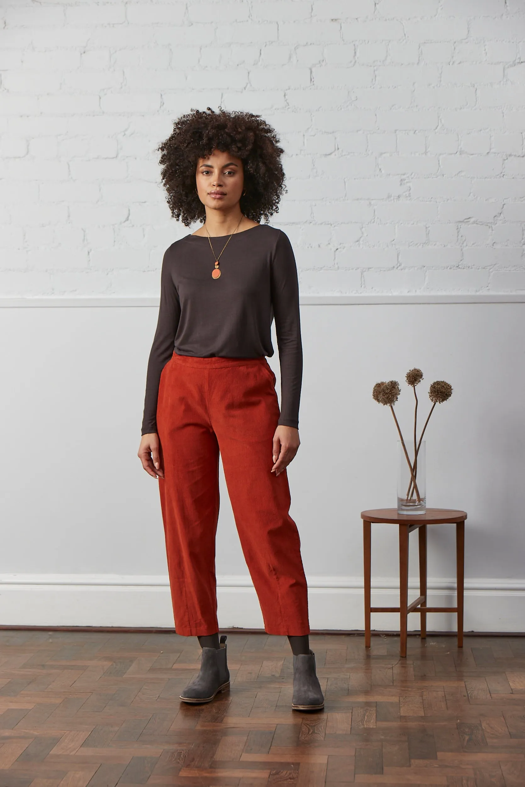 Curved-leg Trousers