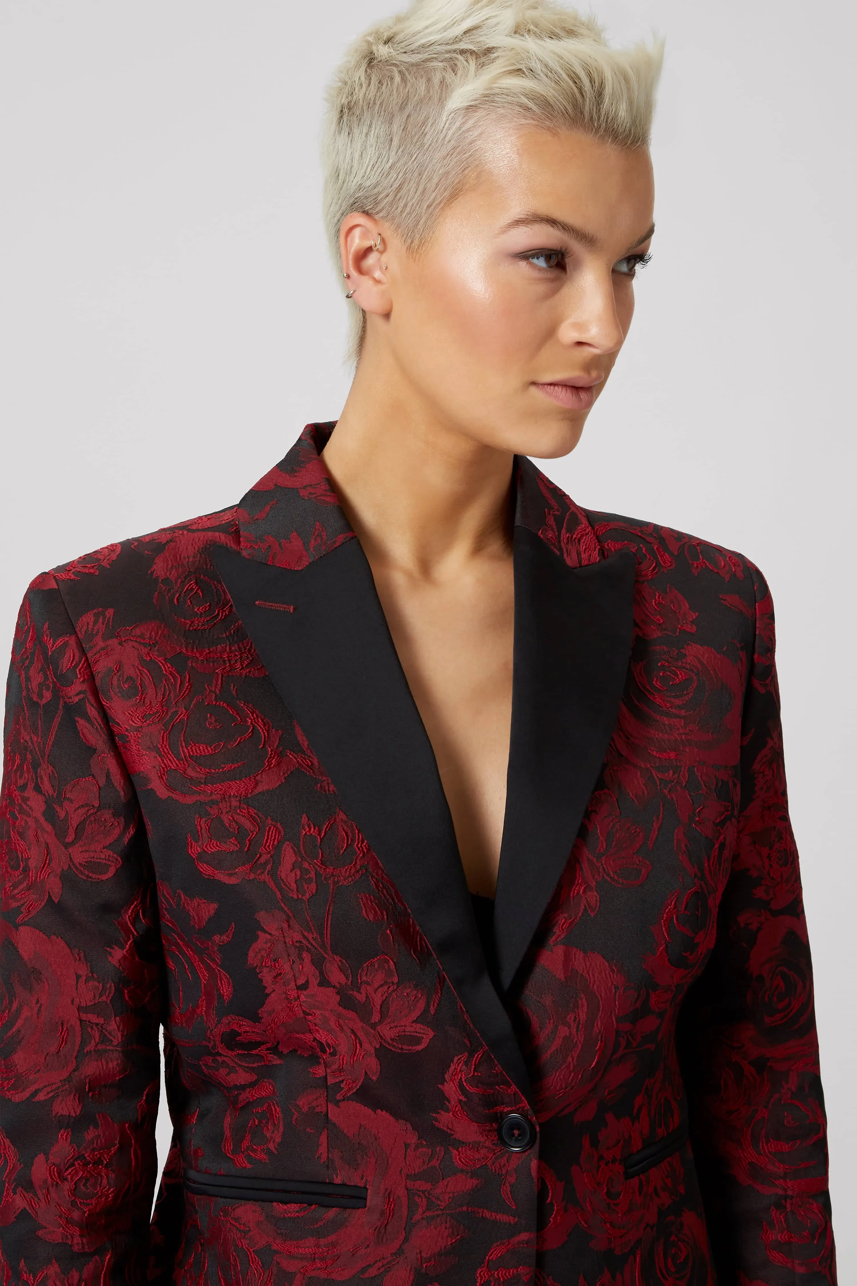 Ersilia Skinny Fit Red Floral Suit