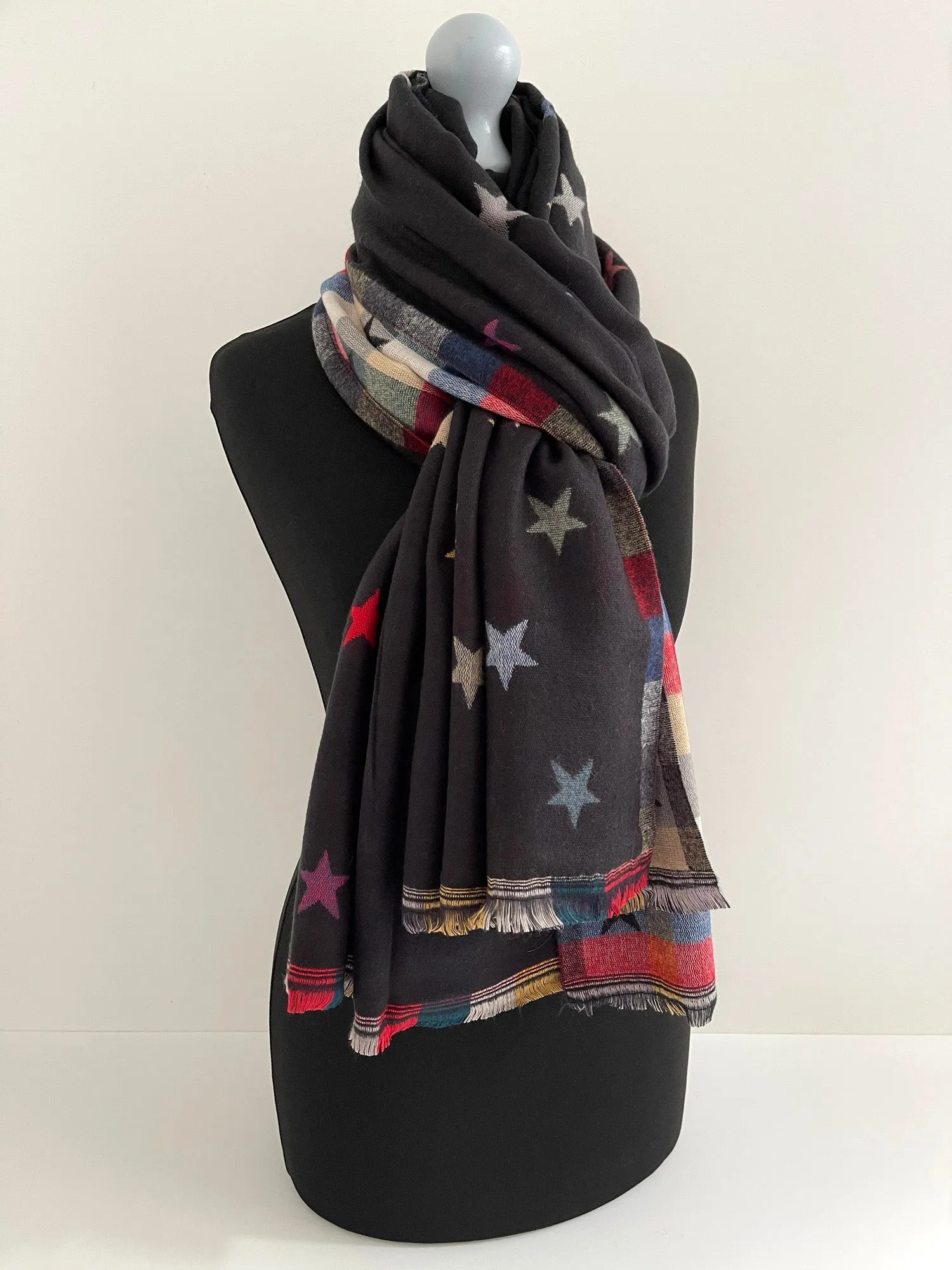 LARGE BLACK STAR PRINT REVERSIBLE WINTER SHAWL BLANKET SCARF