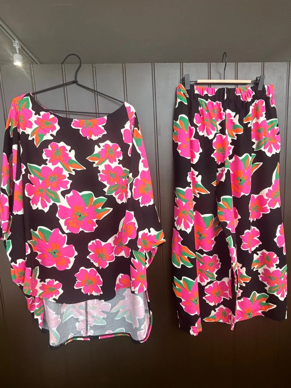 T-Top - Black And Cerise Giant Flower Shirt