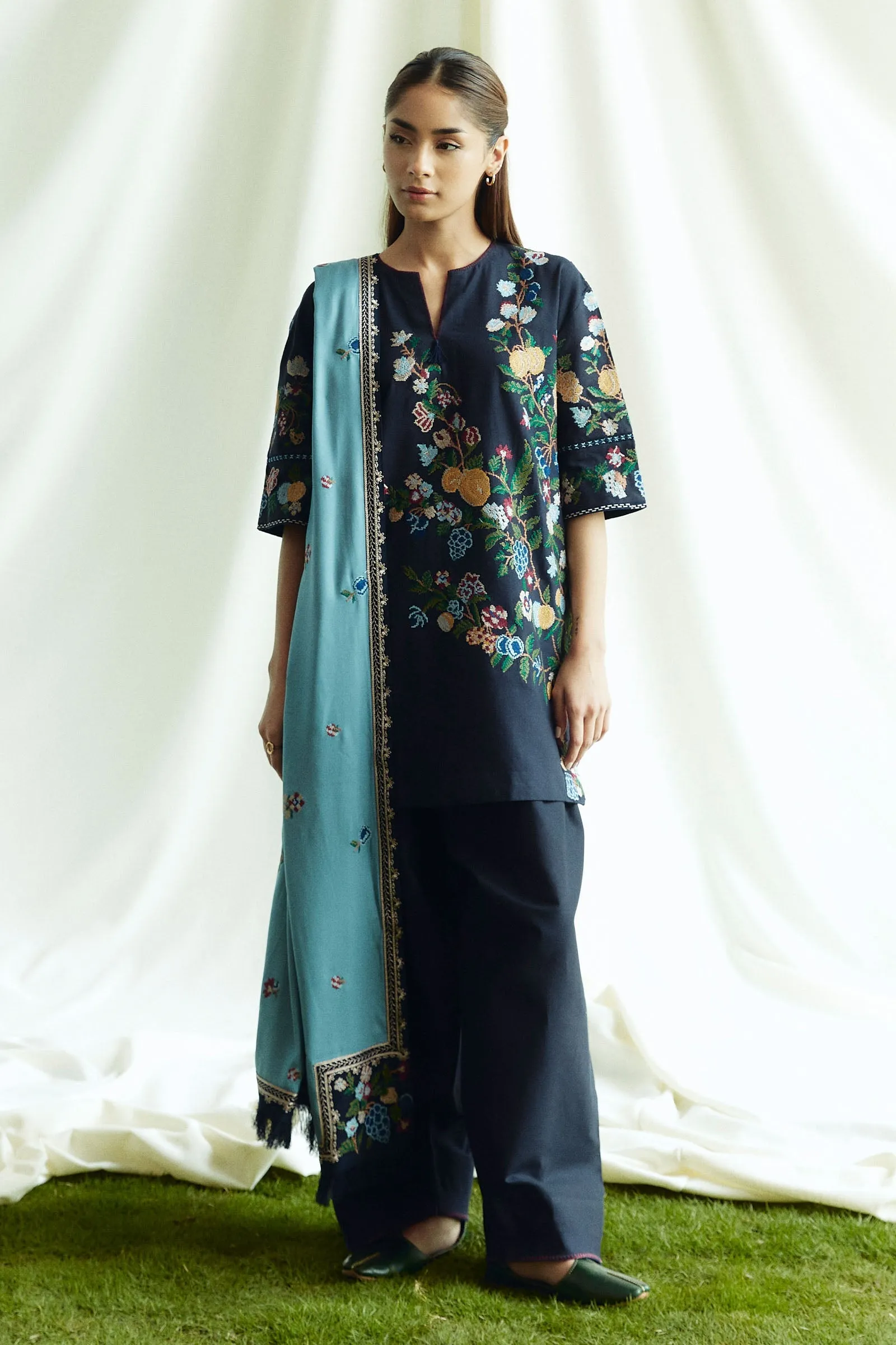 Zara Shahjahan Coco Winter '24 – Onyx-7B